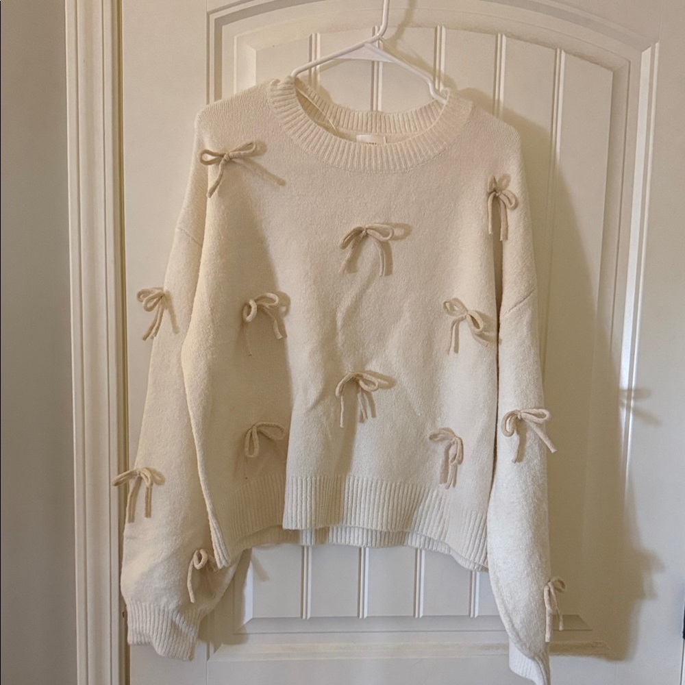 Luna Ivy Bow Sweater NWOT size L